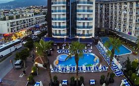 Parador Beach Hotel